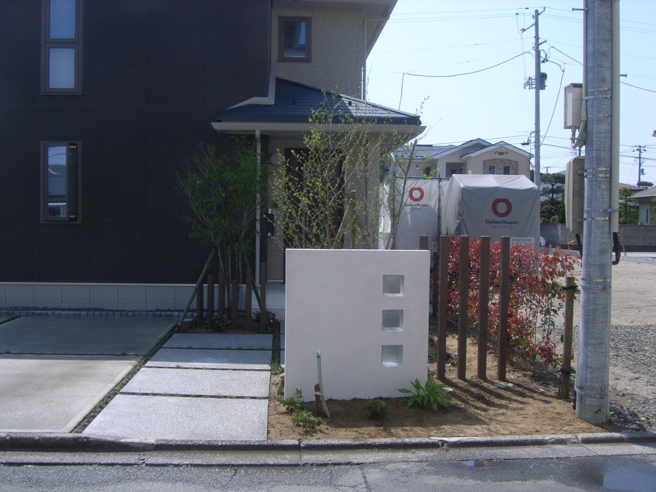 外構工事　アプローチ周り施工完了　拡大できます
