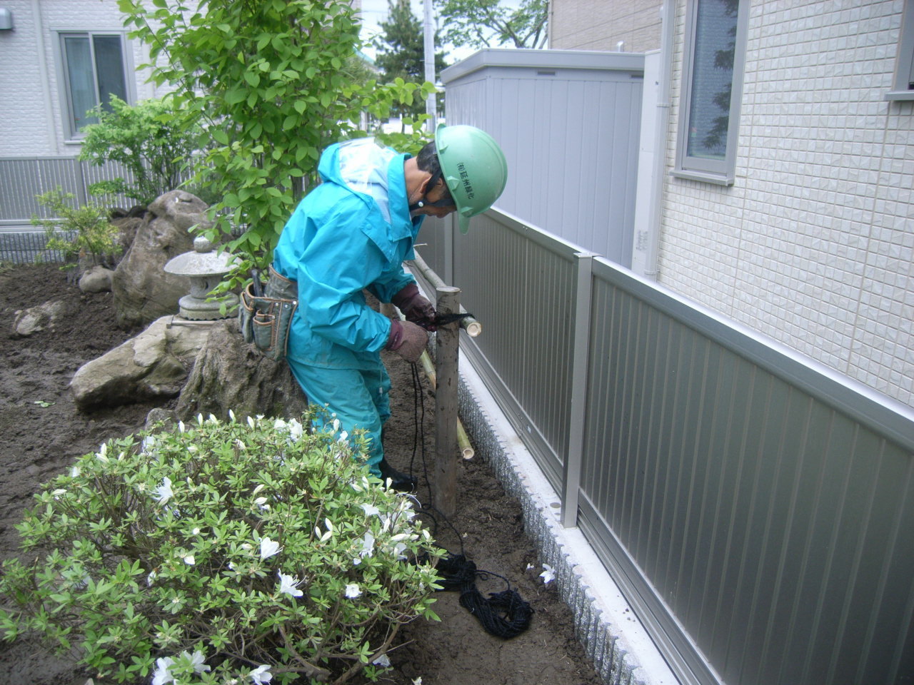 庭工事　シュロ縄結束作業状況　拡大できます